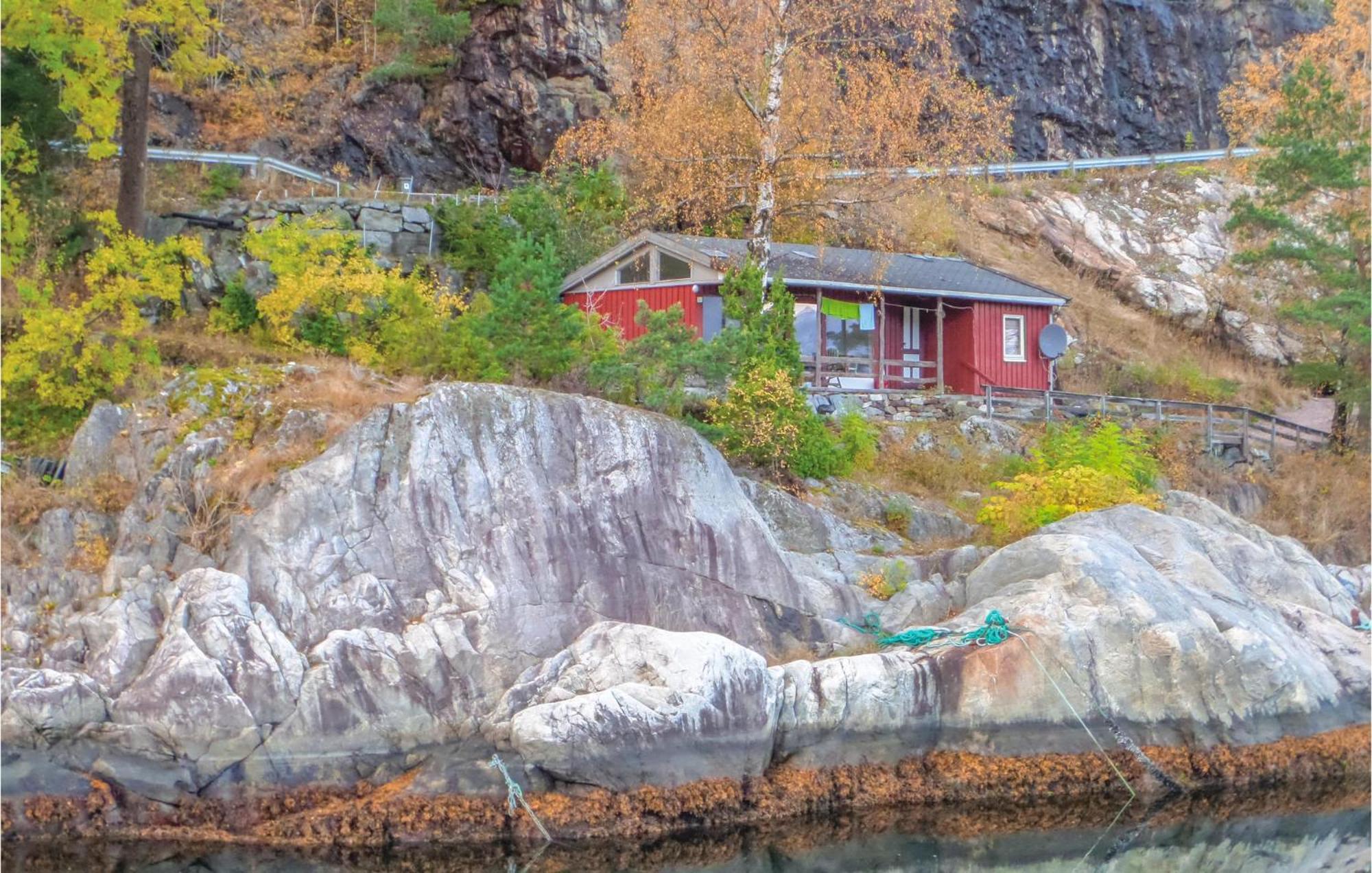 Beautiful Home In Vallavik With Kitchen Bu Exterior photo
